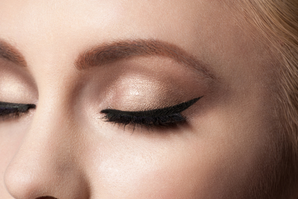 8 Everyday Soft Cat Eye Makeup Tips & Tutorials