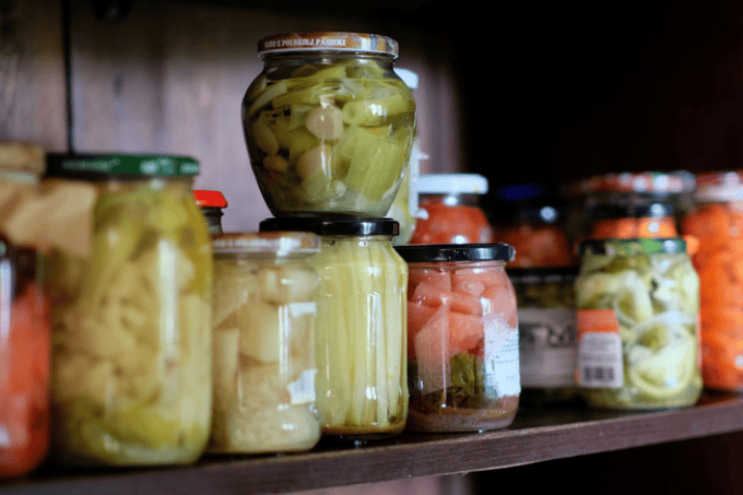 This is how to easily store food even when you have no extra space